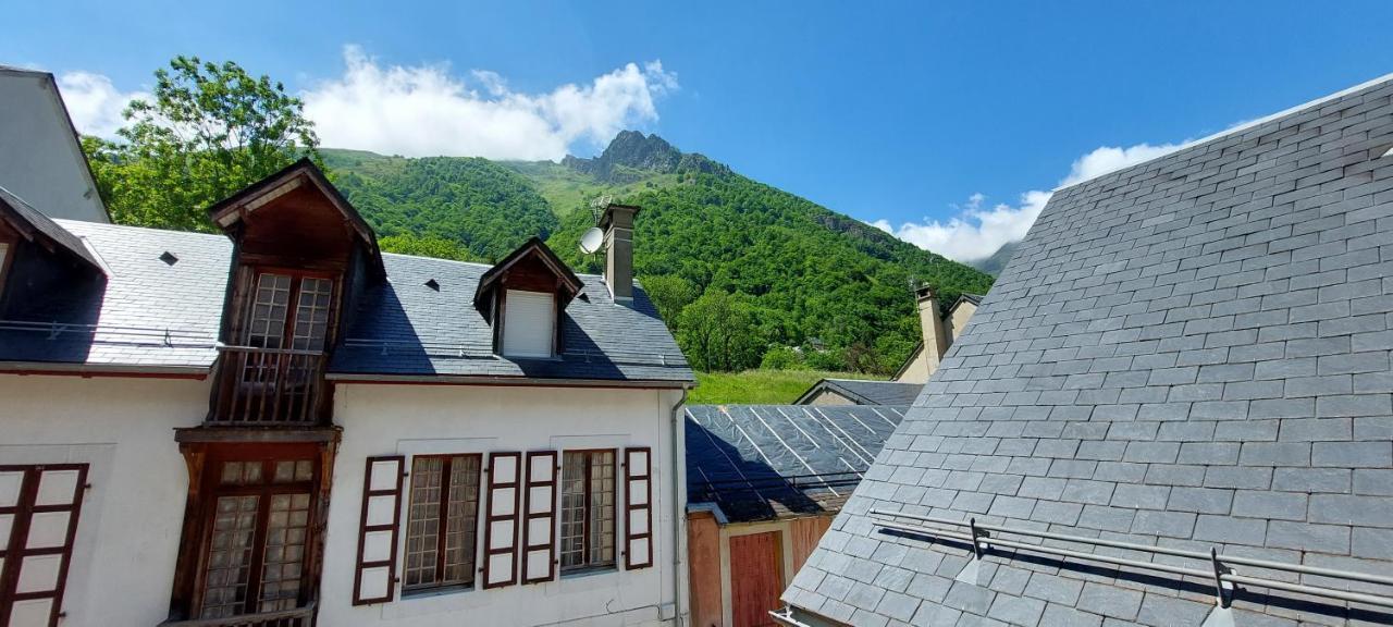 Avec Balcon Face A La Montagne *